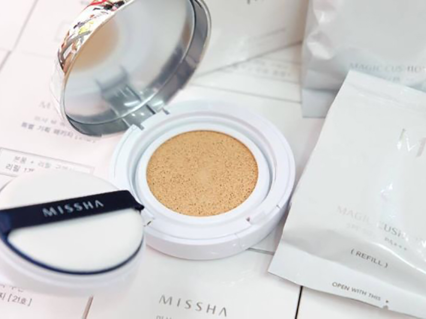 Định Nghĩa Nền Tảng: Cushion (Phấn Nước) Thực Chất Là Gì?